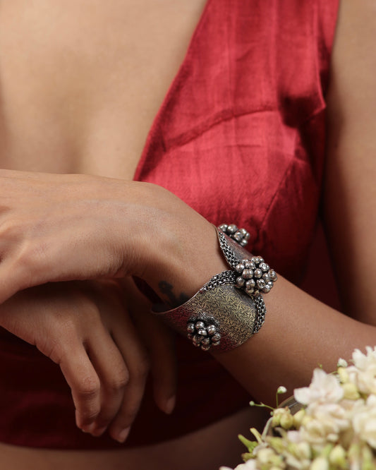 Vanya Cuff ( Adjustable)